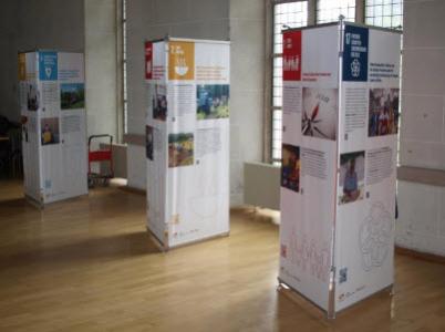 Säulen der Ausstellung. Quelle: dachverband-entwicklungspolitik-bw.de