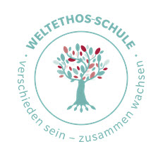 Baum mit blauen und roten Blättern im Kreis, darum Schriftzug Weltethos-Schule - verschieden sein - zusammen wachsen. Logo Weltethos-Schule. Quelle: weltethos.org