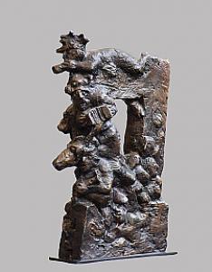 Bronzefarbene Skulptur mit mehreren übereinander angeordneten Tierfiguren, angelehnt an die Bremer Stadtmusikanten. Die plastische Darstellung zeigt die Tiere in dynamischer Form auf einem schmalen Sockel vor neutralem Hintergrund.