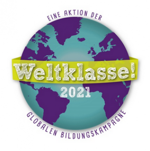 Weltkugel, Band mit Schriftzug Weltklasse 2021. Weltklasse!-Siegel Quelle: bildungskampagne.org