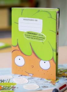 Ausgabe des Möhrchenheftes. 