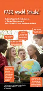 Schülerinnen und Schüler deuten auf Weltkugel in ihrer Mitte, Fragen in Sprechblasen. Titelseite Flyer Fair macht Schule: Quelle: DEAB e.V.