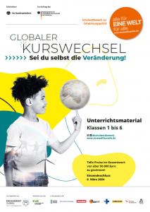 Kind dreht auf einem Finger einen Globusball vor sich. Titelbild des Materials für die Klassen 1- 6 zum Schulwettbewerb zur Entwicklungspolitik (2023/2024). Globaler Kurswechsel: Sei du selbst die Veränderung!" Quelle: Engagement Global