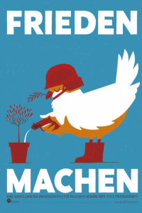 Poster "Frieden machen". Weiße Taube mit rotem Soldatenhelm und -stiefeln gießt mit einer Pistole eine Topfpflanze. Quelle: Plakat zur Ausstellung 'Frieden Machen' (© Sylvain Mazas für bpb) 