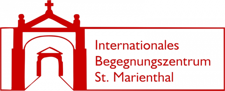 Rote Grafik eines Klosteringanf, rechts rote Schrif "Internationales Begegnungszentrum St. Marienthal".