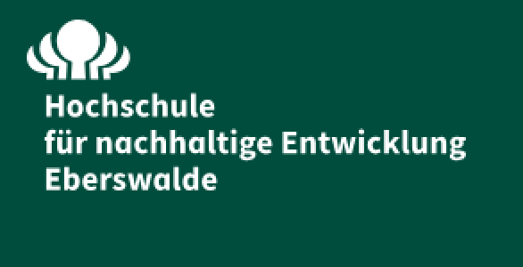 Das Logo der Hochschule für nachhaltige Entwicklung Eberswalde zeigt ein stilisiertes weißes Symbol, das an einen Baum erinnert, sowie den Schriftzug „Hochschule für nachhaltige Entwicklung Eberswalde“ auf dunkelgrünem Hintergrund.