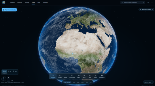 Screenshot Global Data Tracker: Es ist die Erdkugel im Weltall zu sehen mit dem Blick auf Afrika und Europa.