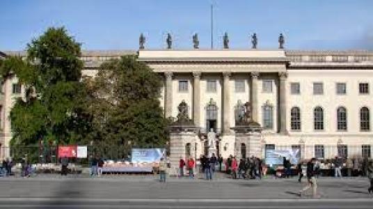 Foto Humboldt-Universität zu Berlin. Quelle: Wikimedia Commons, CC BY-SA 4.0 Deed, https://creativecommons.org/licenses/by-sa/4.0/ 