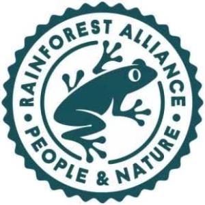 Logo der Rainforest Alliance: Ein stilisierter Frosch befindet sich in einem Kreis, umgeben von einem gezackten Rand. Darum steht „Rainforest Alliance – People & Nature“.