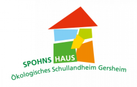Ein aus bunten Elementen zusammengesetztes Haus. Logo des Ökologischen Schullandheims Spohns Haus. Quelle: spohnshaus.de